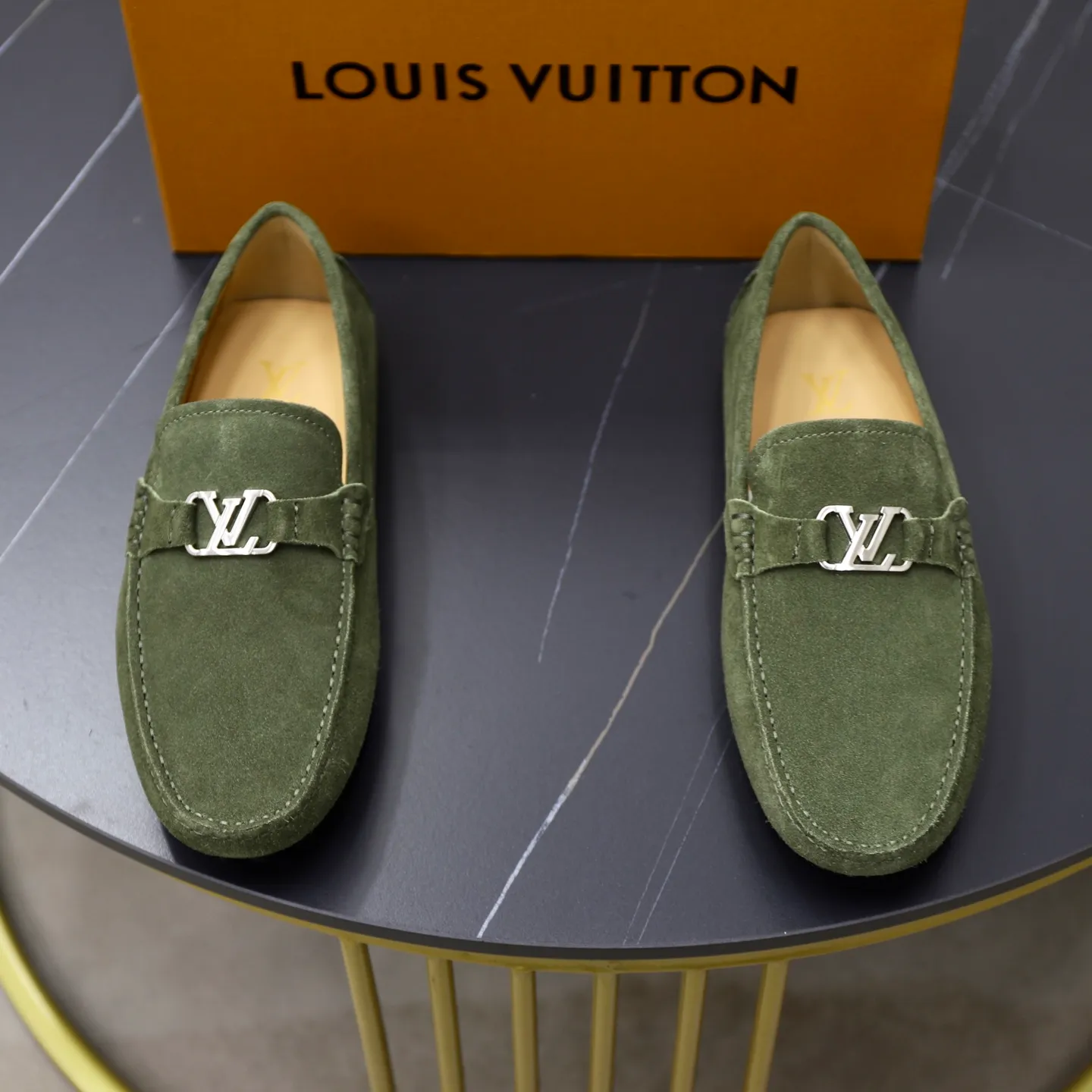 Ex-factory price: 480💰【LV】Louis Vuitton ⚠️High-end men’s driving and pedal series ⚠️38-44 (customized for 45) ⚠️All original cowhide leather! Thick and soft! Made entirely of calfskin lining! The latest non-slip beanie sole! Three-dimensional package technology! Fashionable and classic! Handicrafts! Original high quality! Feel free to compare!